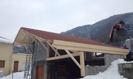 SAVOIE MASSIF - Charpentier couvreur à Villard Sallet